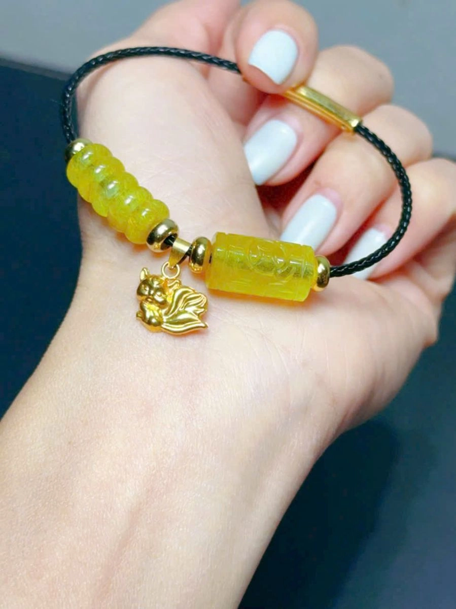 vòng hổ phách